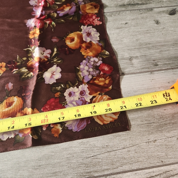 Vintage Women's Laura Ashley Brown Floral Rose Silk Scarf Grannycore 21x21 - Picture 3 of 7